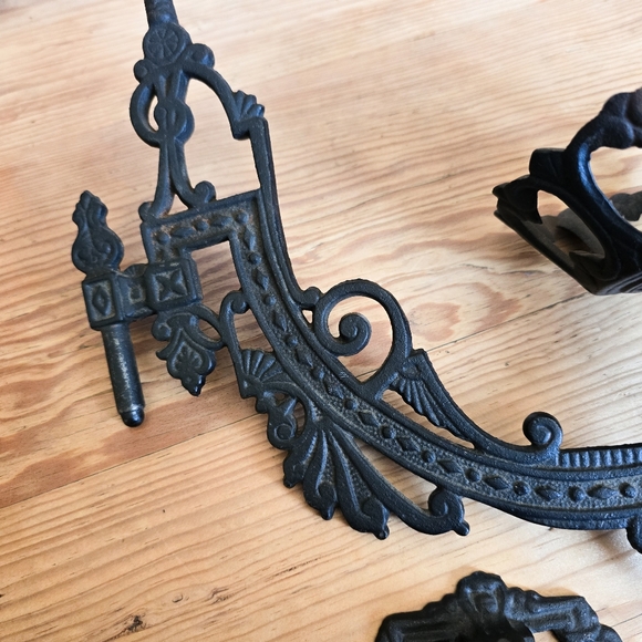 Vintage Cast Iron Oil Lamp Holder Arm - Picture 3 of 10